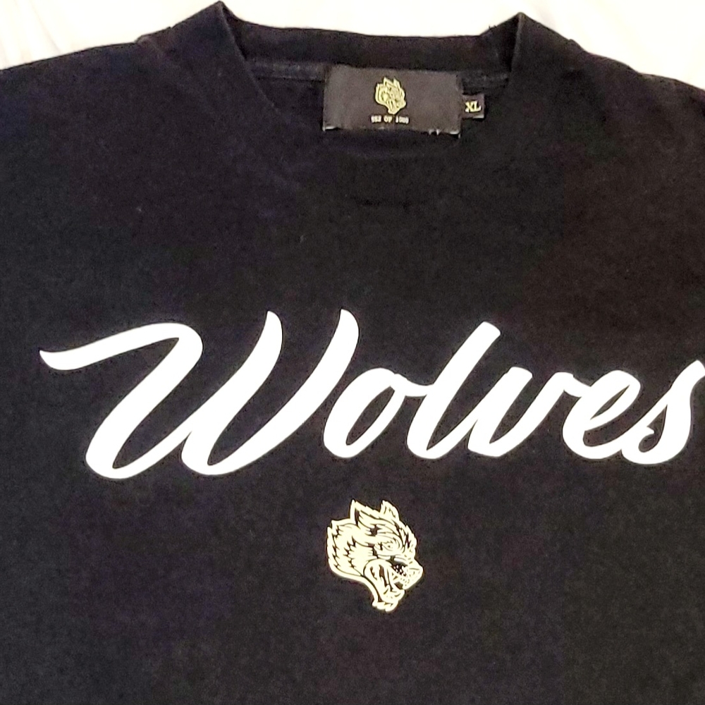 Black Wolves Graphic T-Shirt